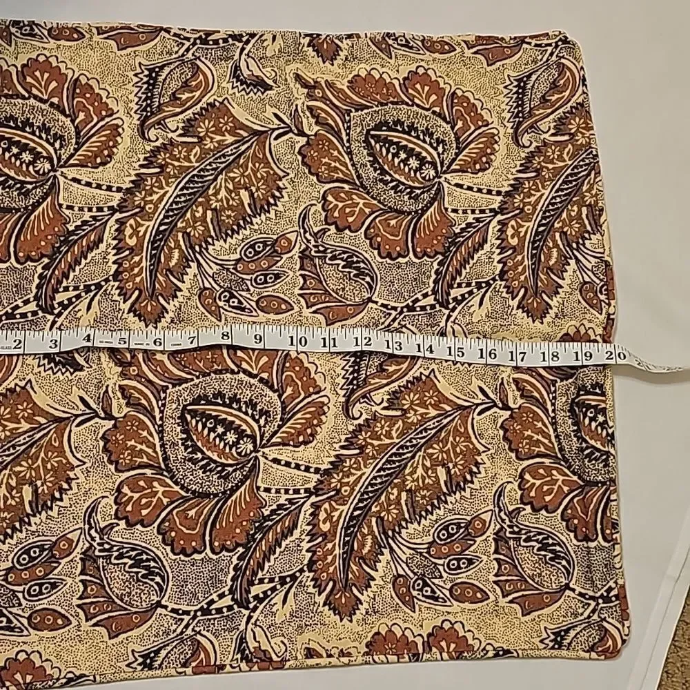 3 Pottery Barn throw‎ pillows coves 18x18”